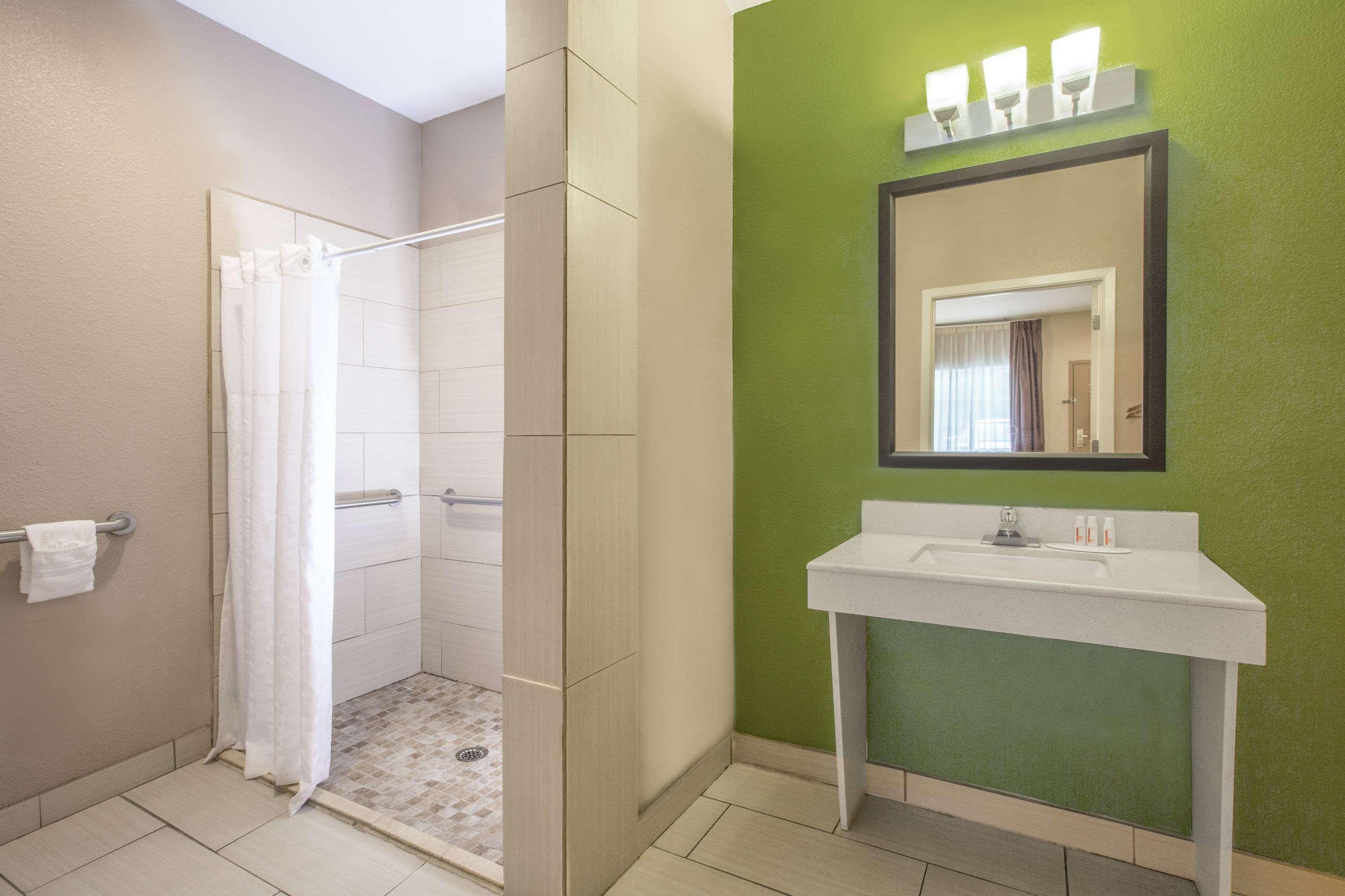 Hotel Super 8 By Wyndham La Mansfield