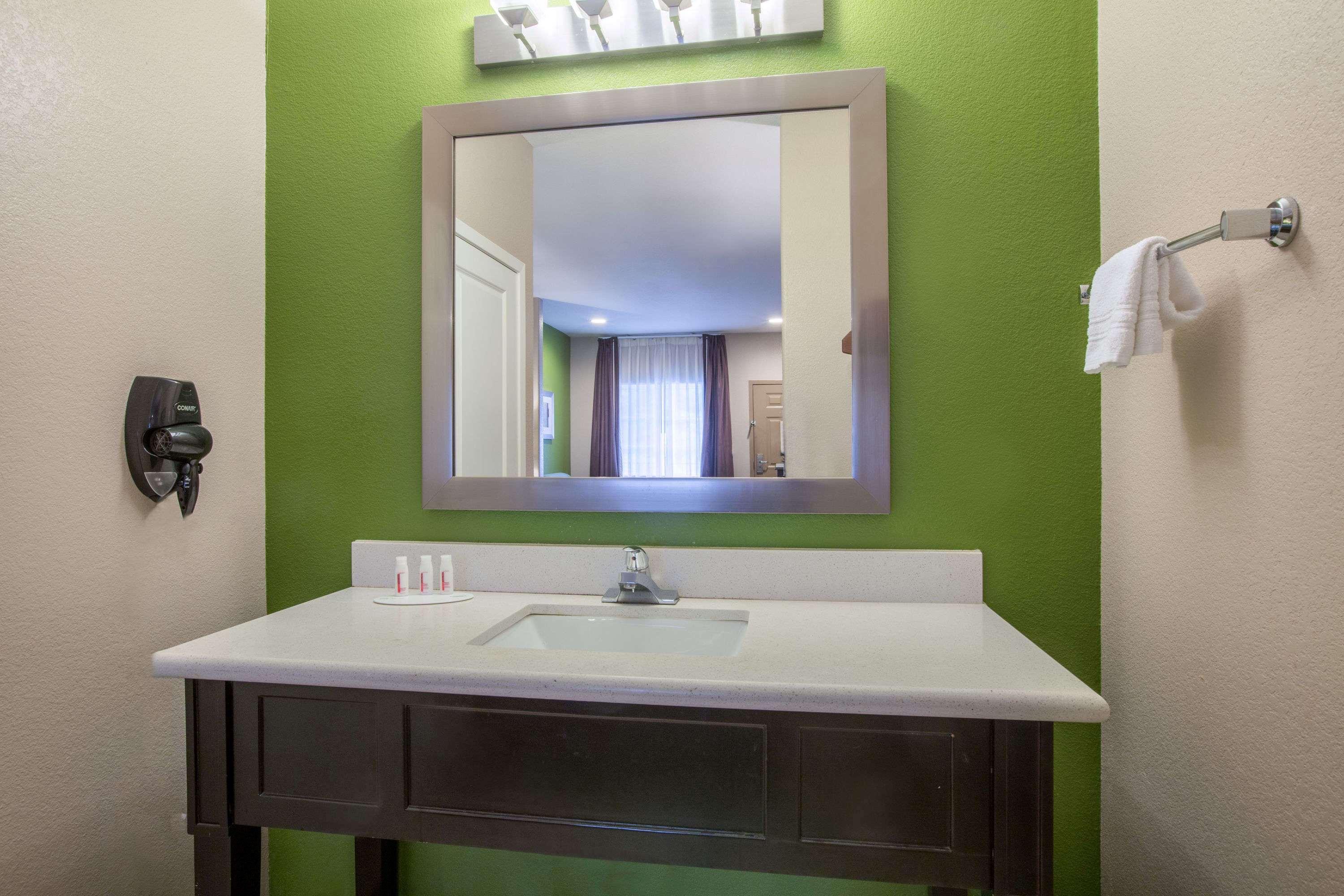 Hotel Super 8 By Wyndham La 2*