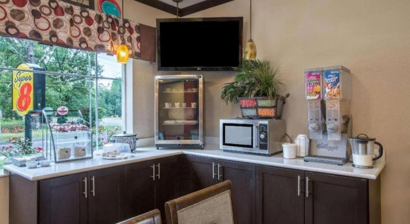 Super 8 By Wyndham La Hotel Mansfield