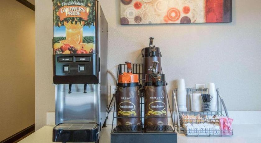 Super 8 By Wyndham La 2*