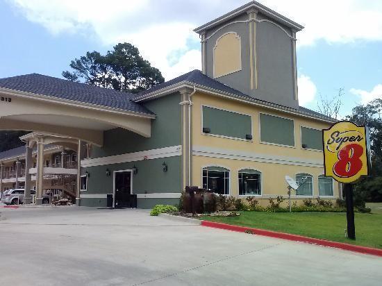 Super 8 By Wyndham La